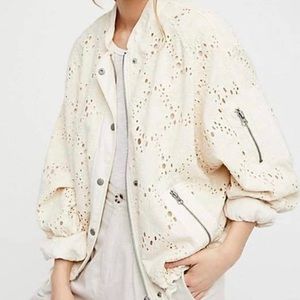 Free people embroidered jacket ⭐️🌼